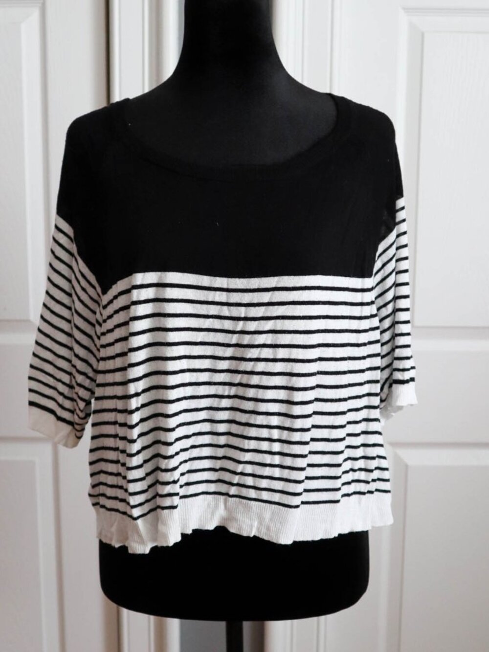 Torrid Plus Size Lightweight Cropped Sweater Black & White Striped Sz 3X Coastal